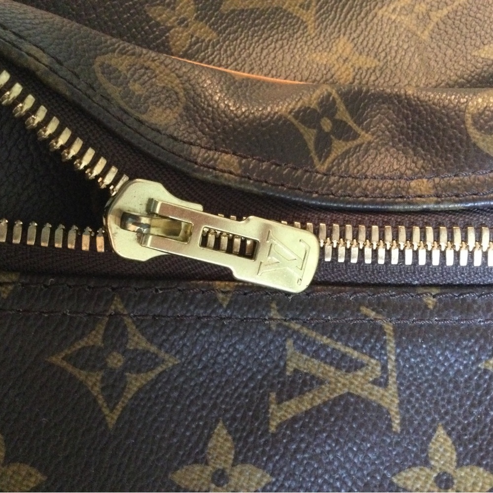 Louis Vuitton Monogram Canvas Brown and Tan Travel Duffel - Picture 4 of 16